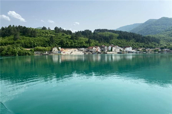 Vikendica Jablaničko Jezero